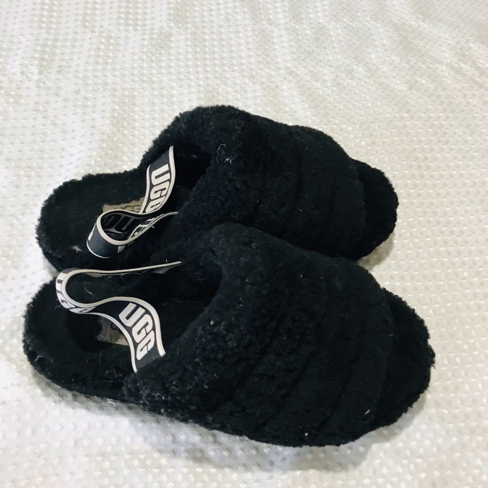 Ugg‎ slippers